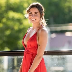 Meet your Posher, Camille
